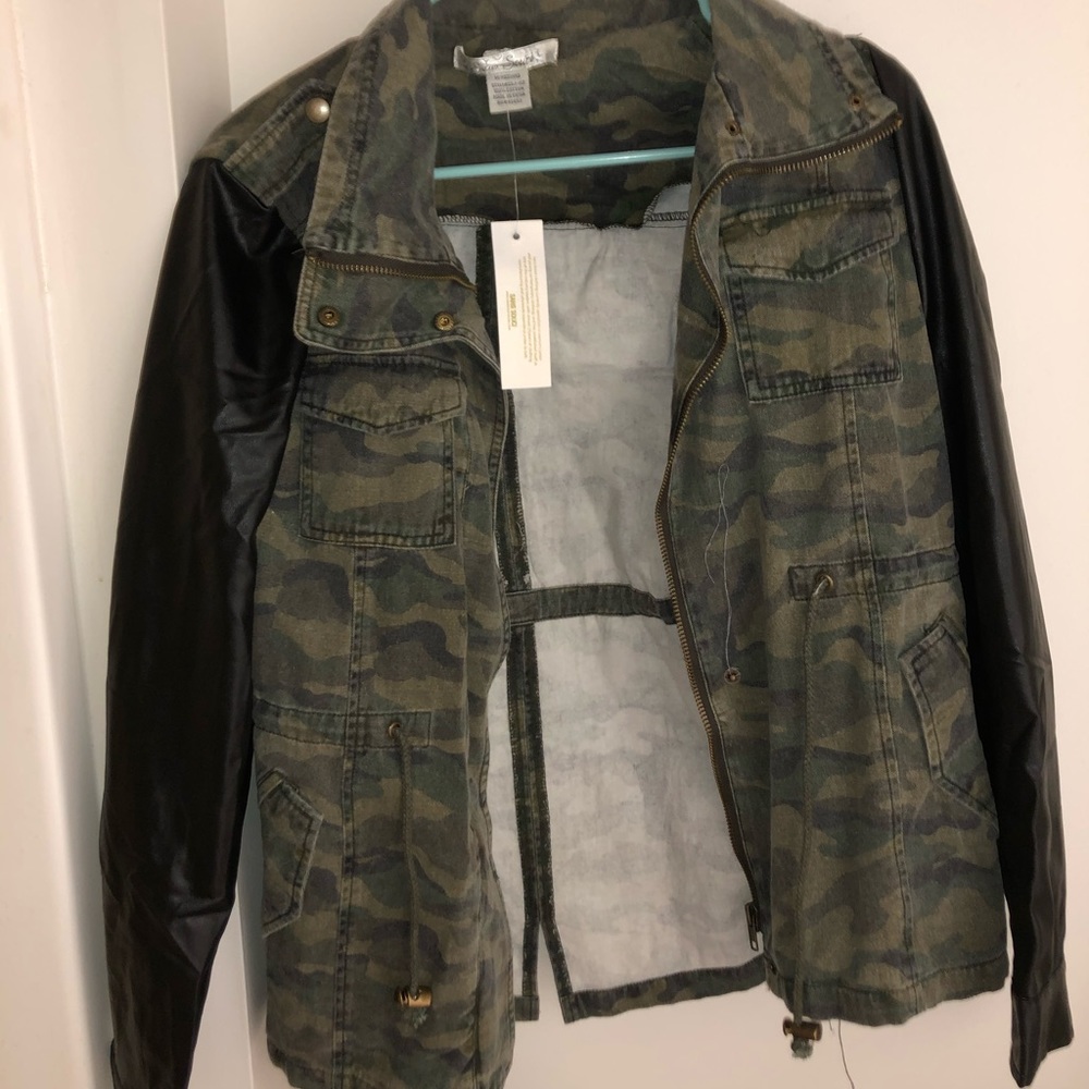 NWT camo leather jean jacket size medium